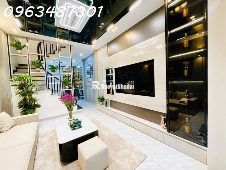BÁN NHÀ NGUYỄN CHÍNH - Ô TÔ ĐỖ CỬA - DÂN XÂY CHẮC CHẮN - 40M²x4T - NHỈNH 6 TỶ